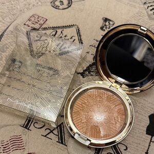 MAC Cosmetics Highlighter - Radiant Gold